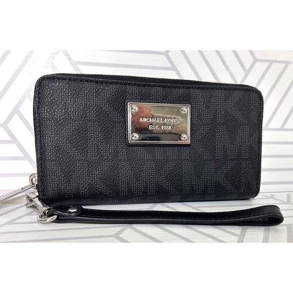 MICHAEL KORS Jet Set Black Monogram Wristlet  Wallet EUC - Picture 2 of 12